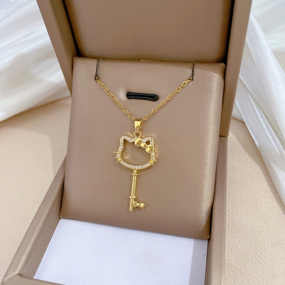 14k gold hello kitty key diamond necklace - Picture 4 of 6